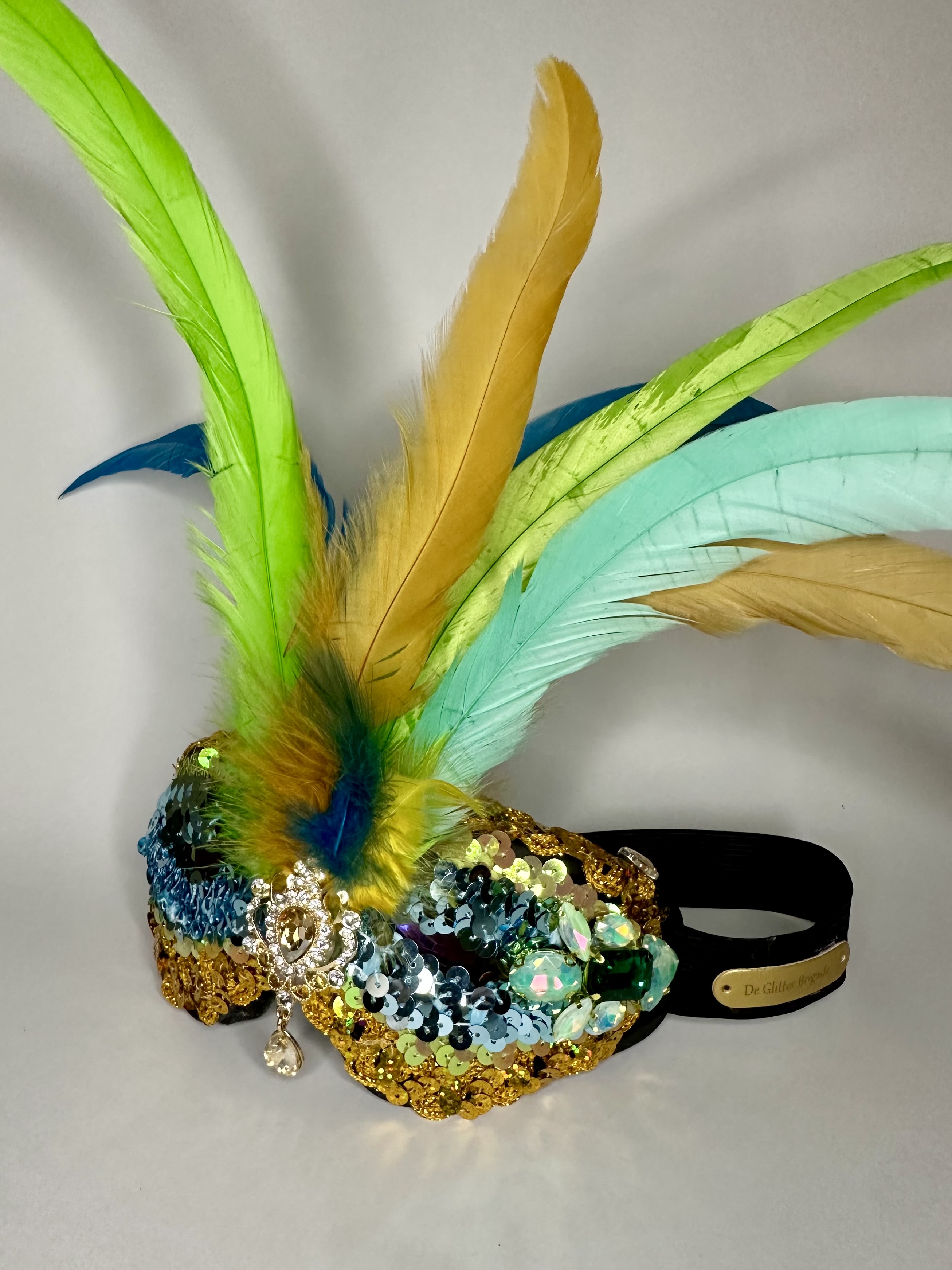 Bril 5 - Carnaval on the rocks